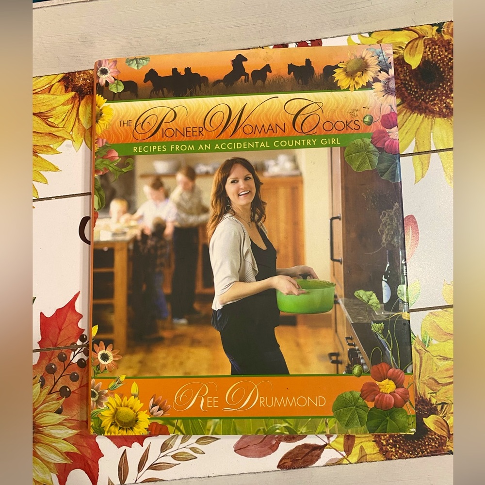 SALE 🎉The Pioneer Woman Cooks Cookbook